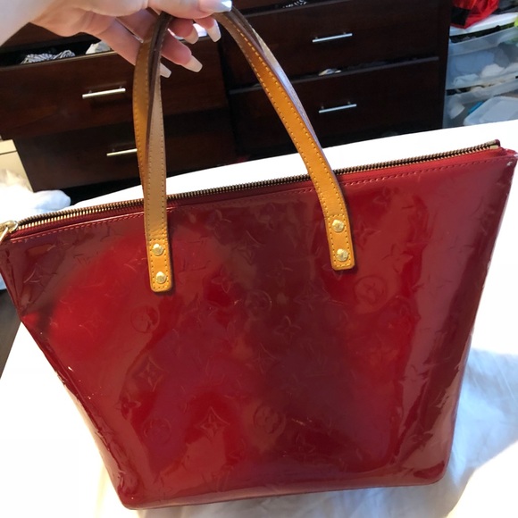SOLD*****Louis Vuitton Bellevue Vernis Pm Handbag - Picture 3 of 6